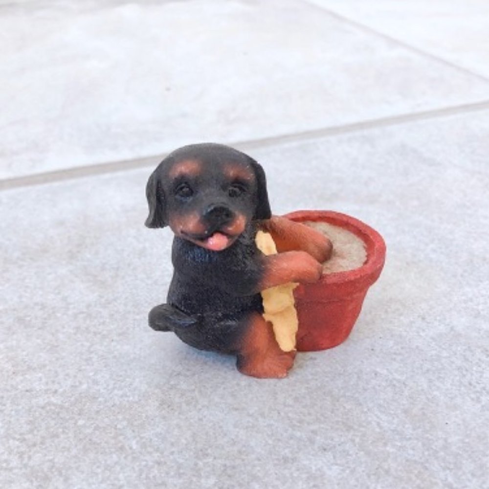 Cute Dog Figurine Excellent condition